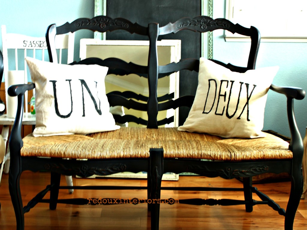 Settee After in Black redouxinteriors